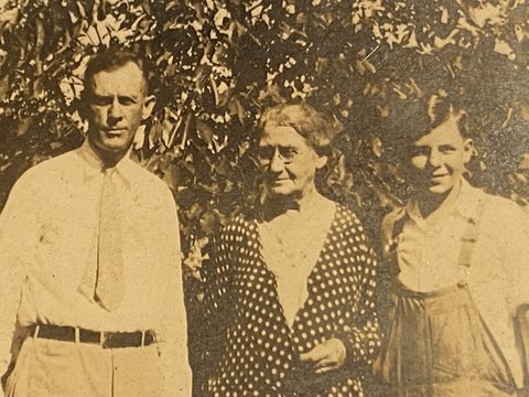 Paul M. Crouch with Harriet 'Hallie' Edwards and Thomas Lewis Latané Temple III