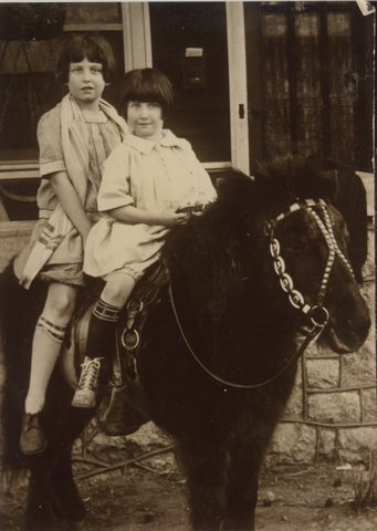 Lila Plunkett Bond and Josephine Bond (left to right)