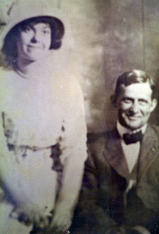 Alice Plunkett and John Barnitz Bond, Jr. (left to right)