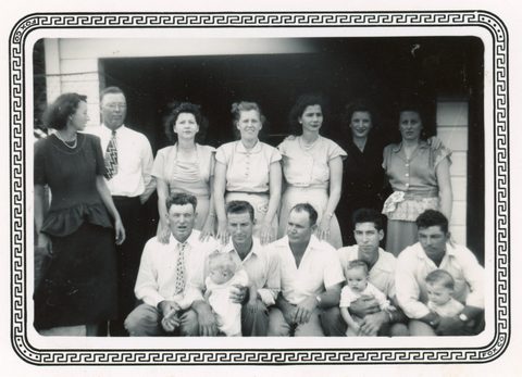 Clarence Earl Catchings, James Milton Herron, Velma Amy Catchings, Virgil Lee Catchings, Ruby Marie Davis, Morris Edgar "Jack" Crane, Oma Nadine Catchings, Vera Ruby Catchings, James Thomas Catchings, Jr., Barbara Nan Smith and Benson Felix Catchings (left to right)
